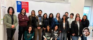 Estudiantes de Curso Sello de la FAHU impartido por CEM visitan la Dirección Metropolitana del Servicio Nacional de Migraciones