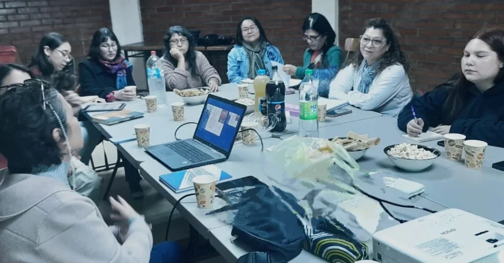 Prof. Mónica Díaz y Colectivo Sin Fronteras se reúnen en el marco de Proyecto VIME