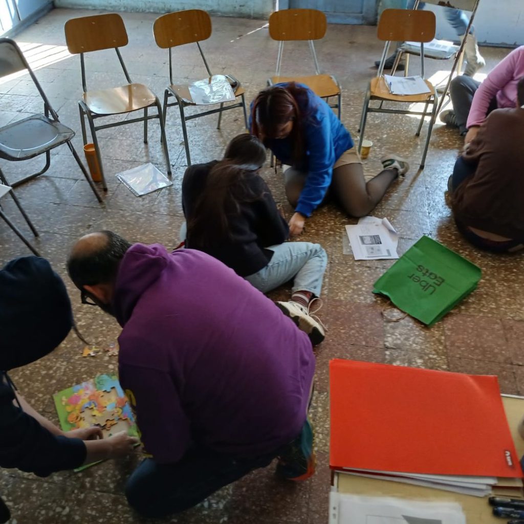 Jornada de sensibilización enfocada hacia jóvenes scout. Actividad del programa de la Vicaría Social Caritas · Acompaña Hoy · dirigido a cuidados y protección de niñeces migrantes